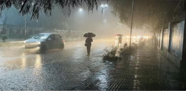 ശക്തമായ മഴ വരുന്നു; നാളെ എട്ടു ജില്ലകളില്‍ മുന്നറിയിപ്പ്, കാറ്റിനും സാധ്യത
