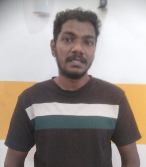 യുവതിയെ വീട്ടിൽ കയറി വെട്ടിപ്പരിക്കേൽപ്പിക്കുകയും മാനഹാനി വരുത്തുകയും ചെയ്‌ത കേസിലെ പ്രതി പിടിയിൽ